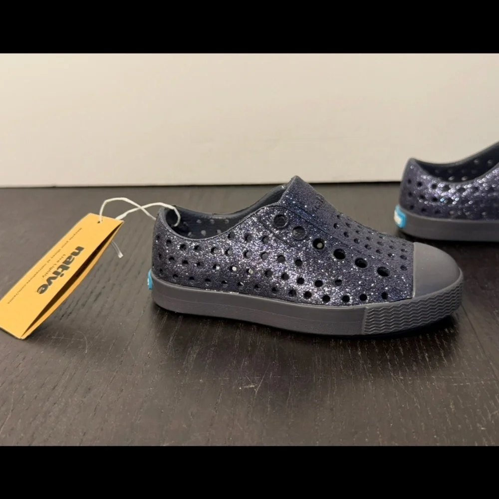 NWOB Native Jefferson Bling Slip On Shoes Glittered Onyx Little Kids/Toddler C5